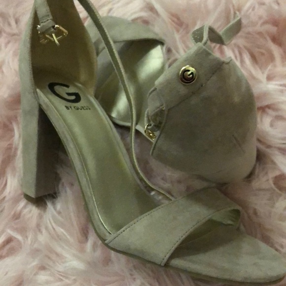 Guess chunky heels. Beautiful on. Super sexy! - Picture 3 of 4